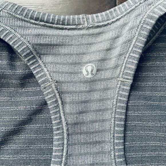 Lululemon Run: Swiftly Tech High-Neck Racerback Tank Top - Stripe Slate Size 4-6 - Picture 7 of 13